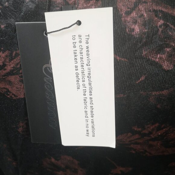 NWT Creation Ladies Size Medium Red & Black Patterned V-neck Tunic - Picture 8 of 11